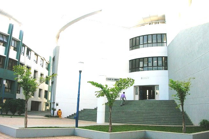 https://cache.careers360.mobi/media/colleges/social-media/media-gallery/8482/2020/2/17/Campus View of Indira College of Commerce and Science Pune_Campus-View.png
